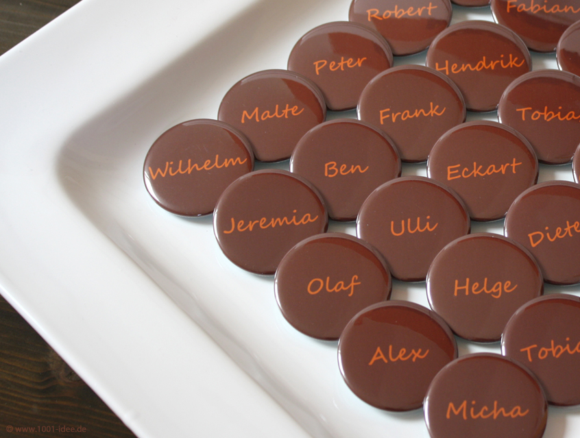 Button in orange und braun mit schöner Schreibschrift, individualisiert, personalisiert mit Gästenamen als Tischkärtchen und / oder Gastgeschenk Team, Braut Team Bräutigam Hochzeitsbutton für Hochzeit oder Feier Nadelbutton Magnetbutton mit Kontermagnet Flaschenöffner Taschenspiegel Spangenclip Namensschild Namensanstecker Anstecker Butterfly Verschluss Spangen-Clip Kroko Clip Tischordnung Platzkarte passend zur Hochzeitskarte Karte Papeterie Hochzeitspapeterie alle Farben bunt Wunschfarbe