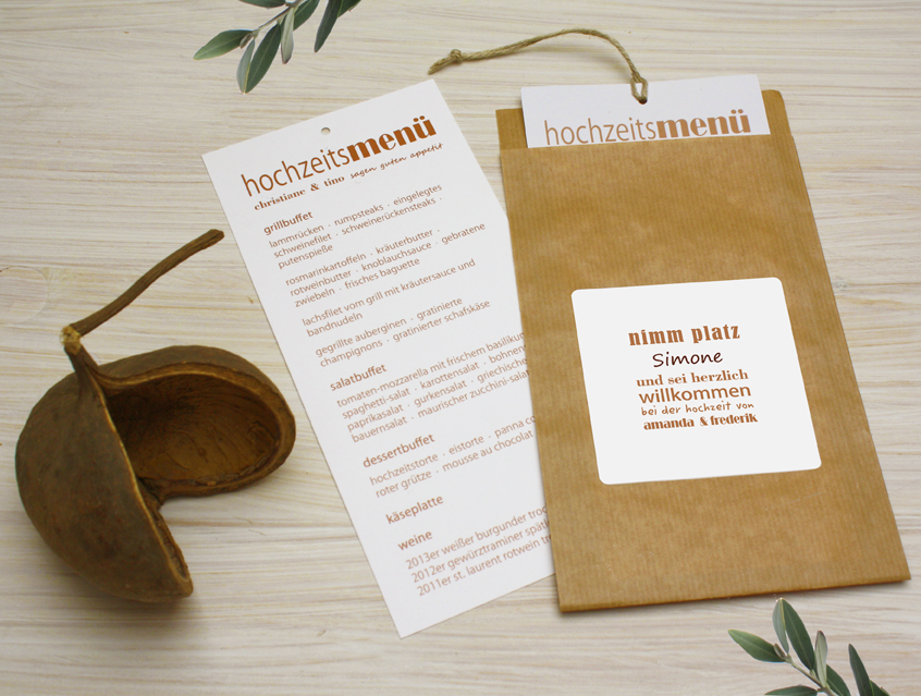 no. 7120 - Menükarte Hochzeit Menu Menü Hochzeit "Menü aus der Tüte" Getränkekarte Hochzeitsmenü Hochzeitskarte Liebe im Quadrat Karte Papeterie Hochzeitspapeterie natur Naturkarton Naturpapier Kraftpapier Kraft modern verschiedene Schriften Typo
