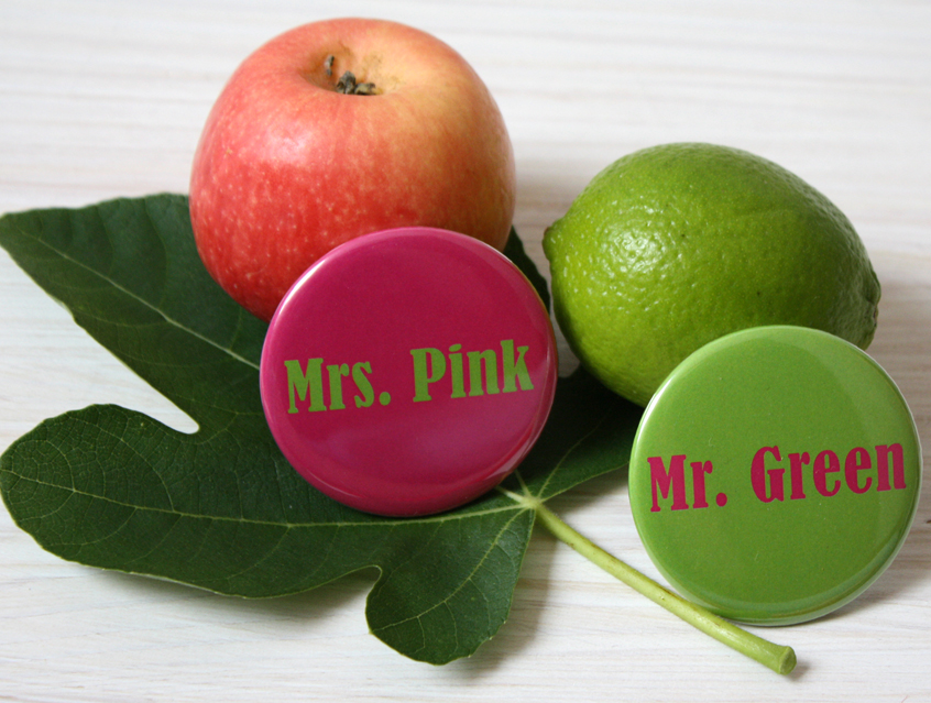 no. 7120 - Button Nadelbutton Ansteckbutton Gästenamen Gäste Gastgeschenk Namenschild Hochzeitskarte Liebe im Quadrat Karte Papeterie Hochzeitspapeterie pink rosa apfelgrün modern verschiedene Schriften Typo