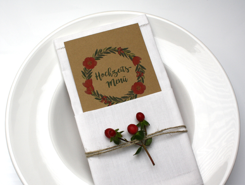 no. 7146 - Menükarte Menu Menue Menü Hochzeit Hochzeitsmenü Hochzeitsmahl Hochzeitsessen Hochzeitskarte Karte Papeterie Hochzeitspapeterie natur Naturkarton Naturpapier Naturpapier Kraftpapier Kraft Karton weiss weiß Packpapier Rillenoptik Boho bohemian wedding Flower Power Blütenkranz Blumenkranz Olive Olivenzweig Blume Blumen Blüte Kranz Ranke Kordel shabby chic vintage hip Hippie Style