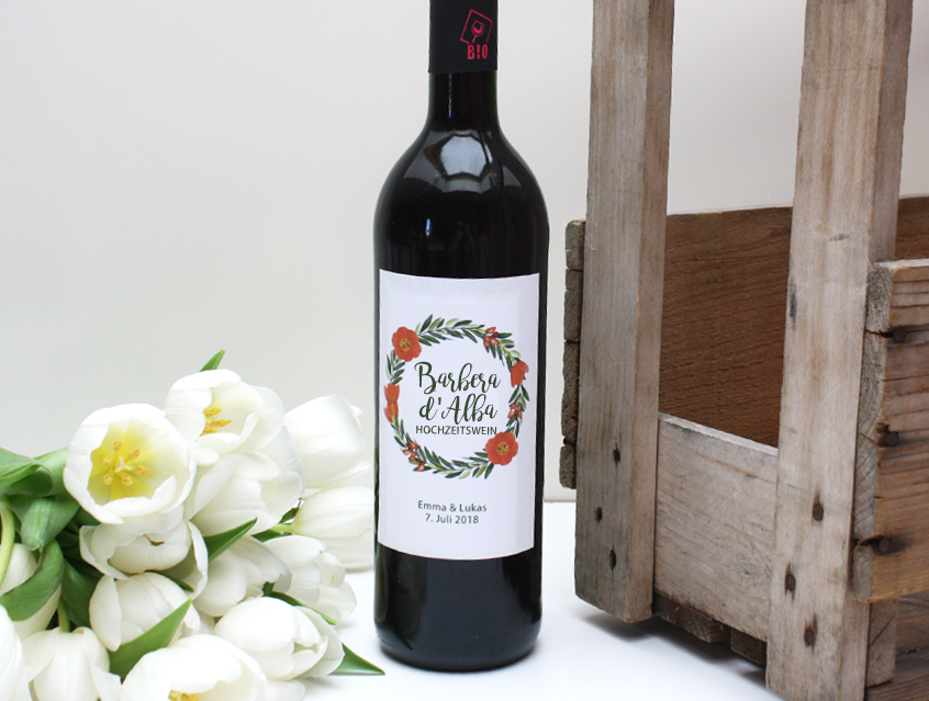 no. 7146 - Aufkleber Etikett Flasche Weinflasche Flaschenetikett für Weißwein Rotwein Papeterie Hochzeitspapeterie hellblau blau weiss weiß Packpapier Rillenoptik Boho bohemian wedding Flower Power Blütenkranz Blumenkranz Olive Olivenzweig Blume Blumen Blüte Kranz Ranke Kordel shabby chic vintage Look hip Hippie Style